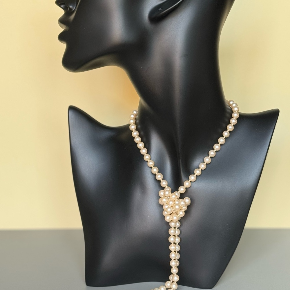 Elegant Cream 18” Faux Pearl Necklace